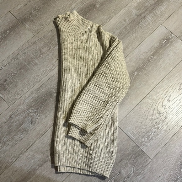 Beige “GOLD by TNA” sweater - Picture 1 of 2